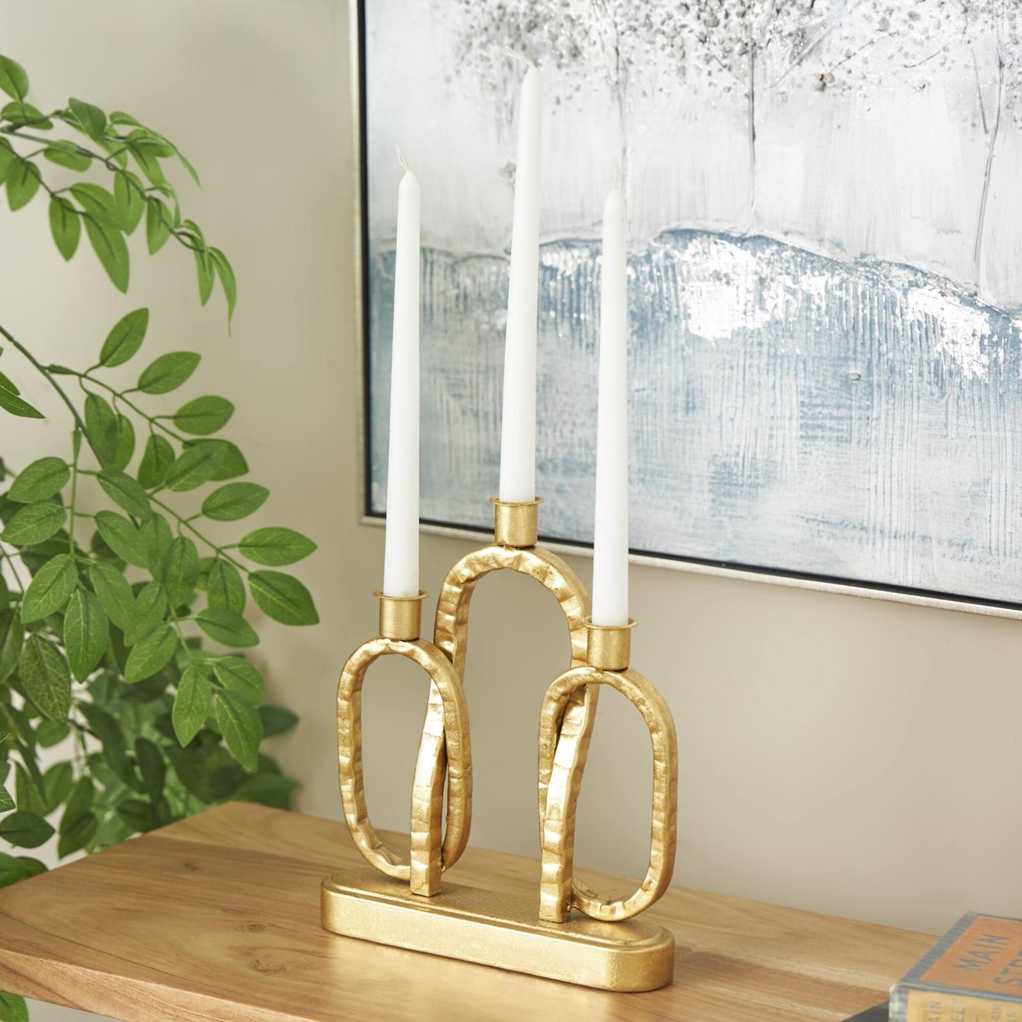 10" Gold Metal Interlocked Chains Candle Holder with Rectangle Base